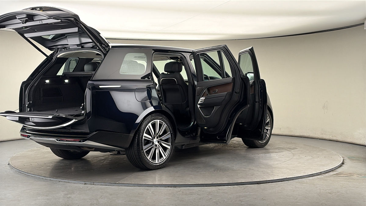 More views of Land Rover Range Rover