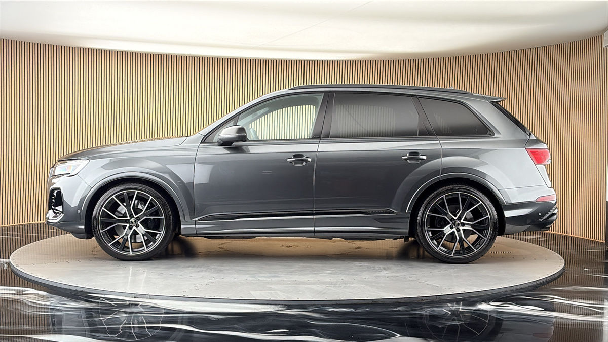 Audi SQ7 Image 15