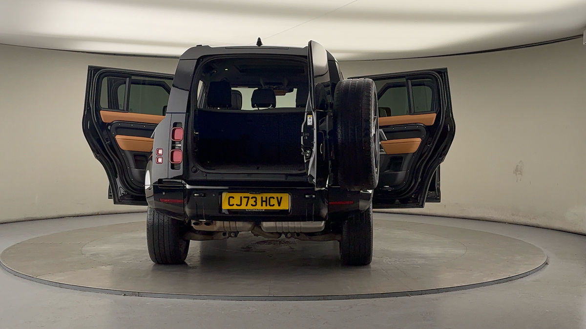 More views of Land Rover Defender 110