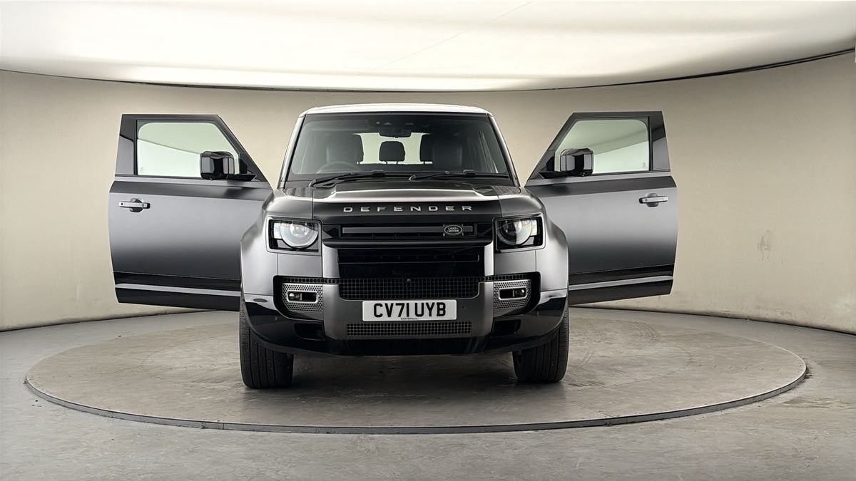 More views of Land Rover Defender 90