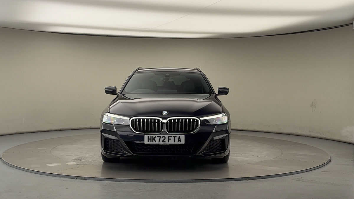 BMW 5 Series Image 3