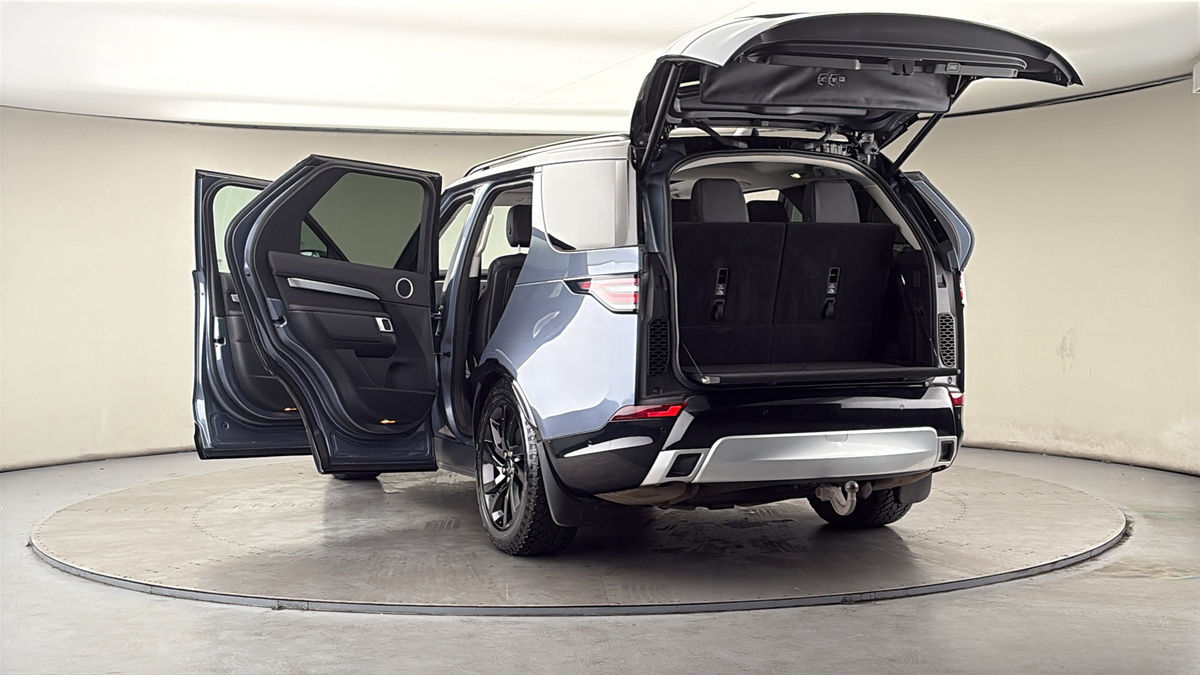 More views of Land Rover Discovery