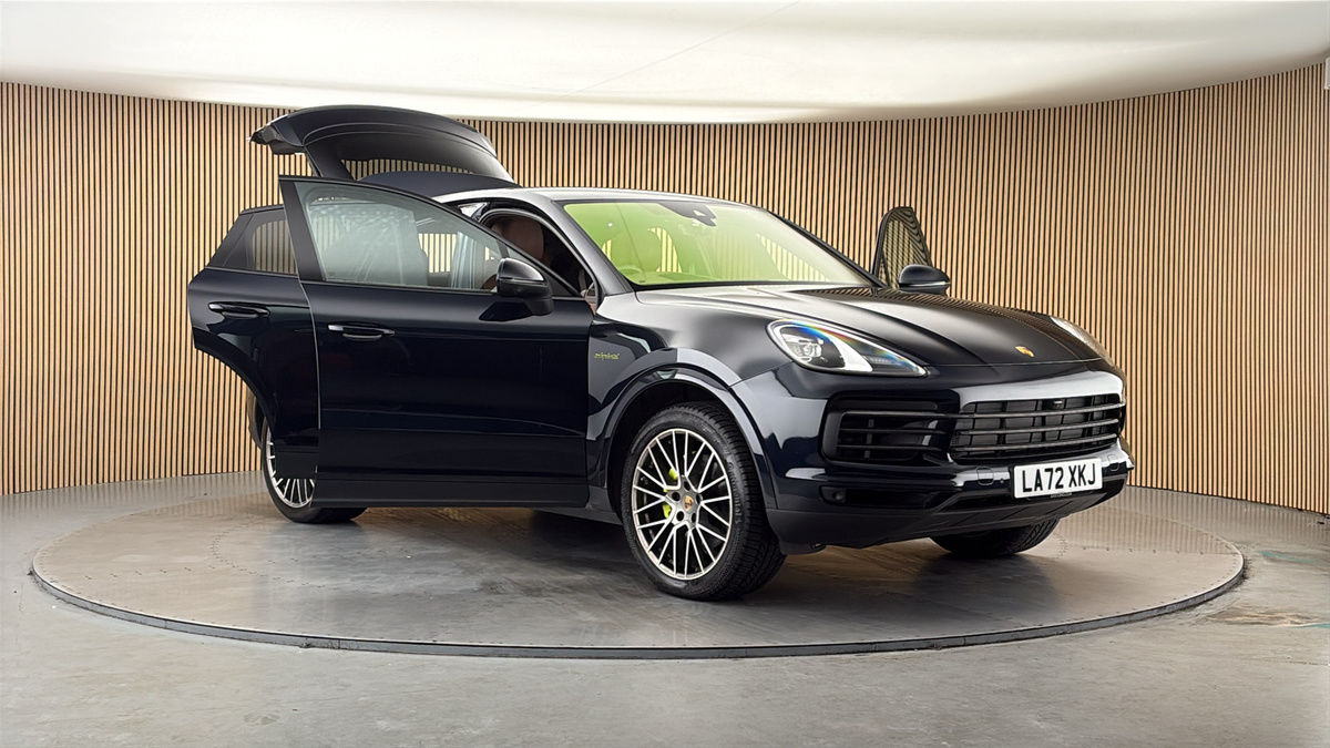 More views of Porsche Cayenne