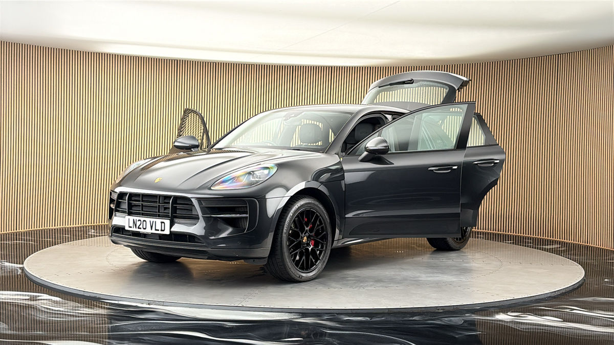 More views of Porsche Macan