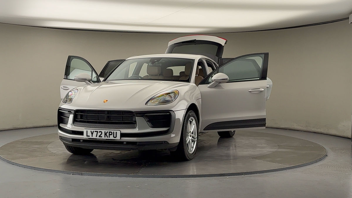 More views of Porsche Macan