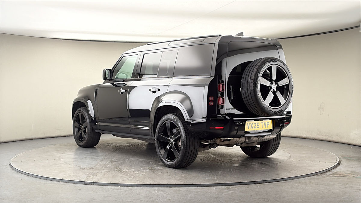 Land Rover Defender 110 Image 2