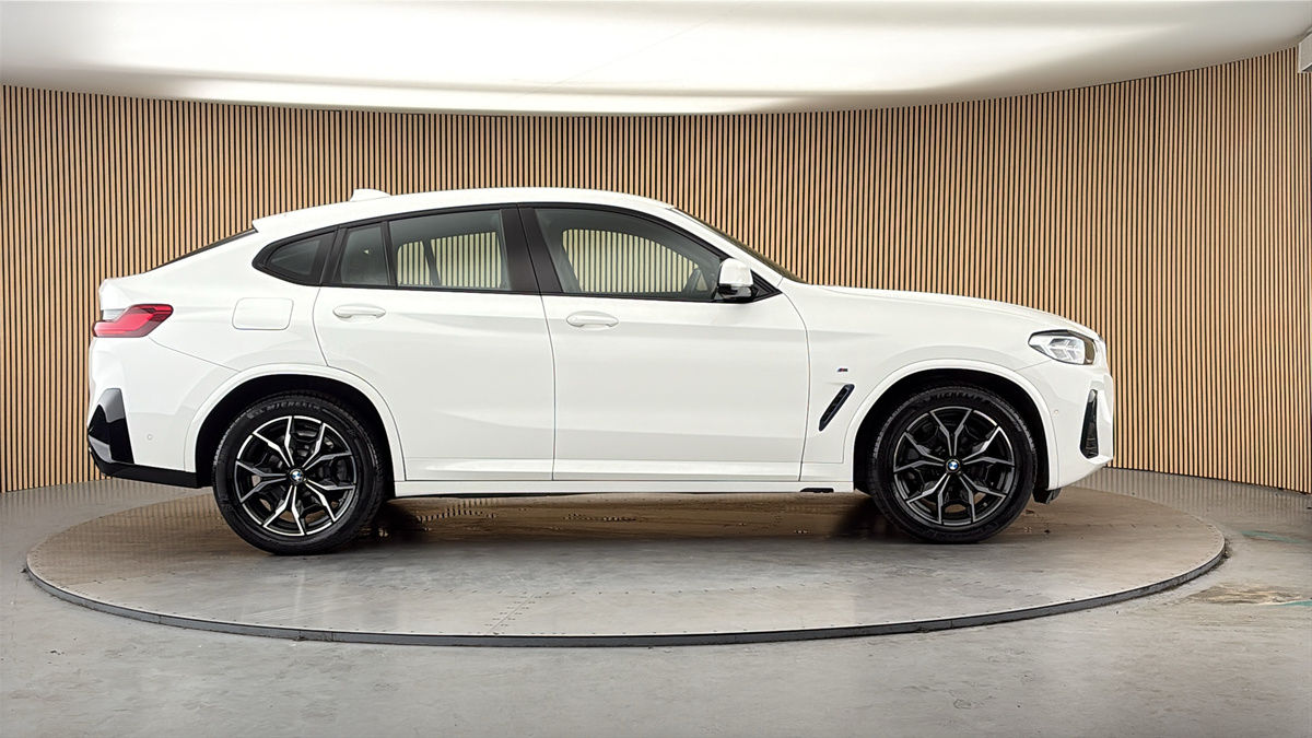 BMW X4 Image 16