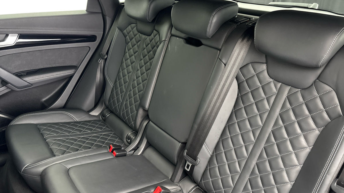 Audi Q5 Image 8