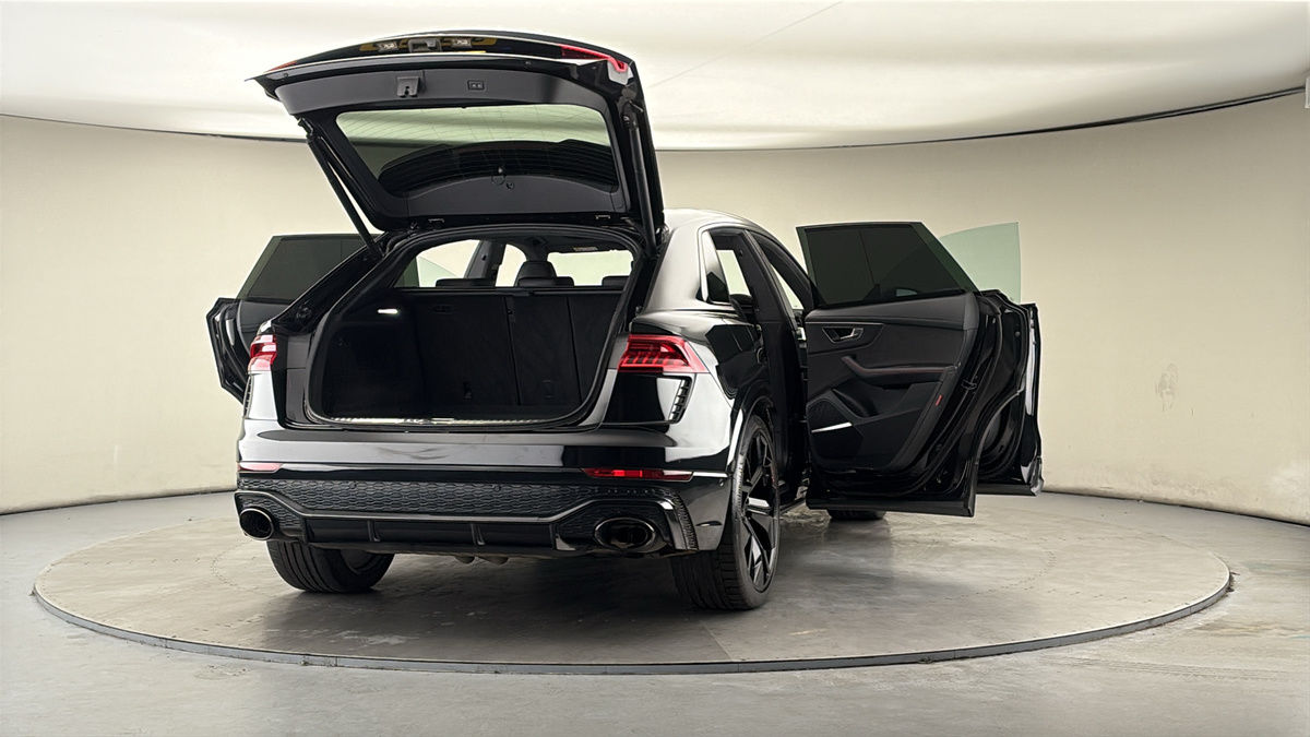 More views of Audi RSQ8