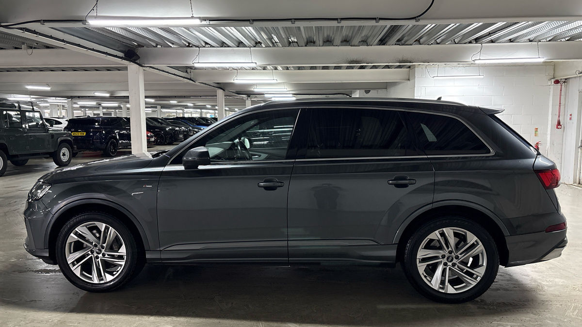 Audi Q7 Image 15