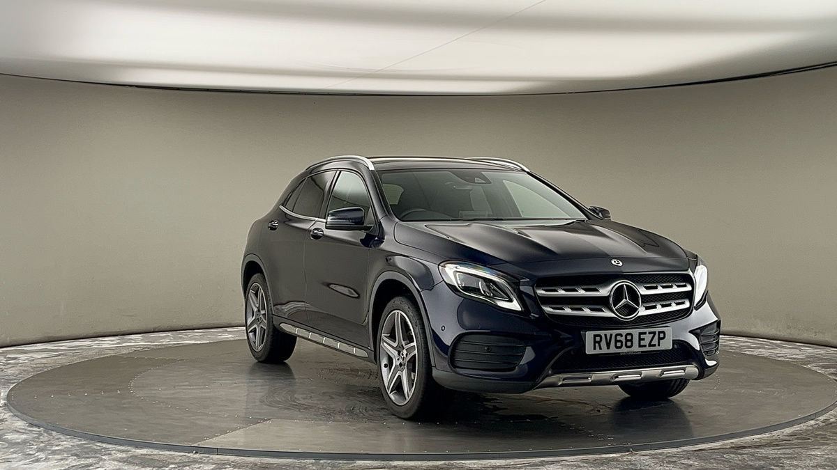 More views of Mercedes-Benz GLA