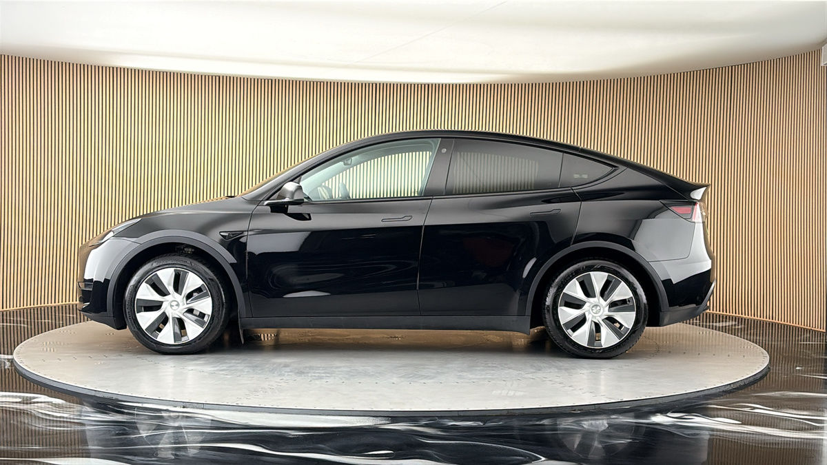 Tesla Model Y Image 15