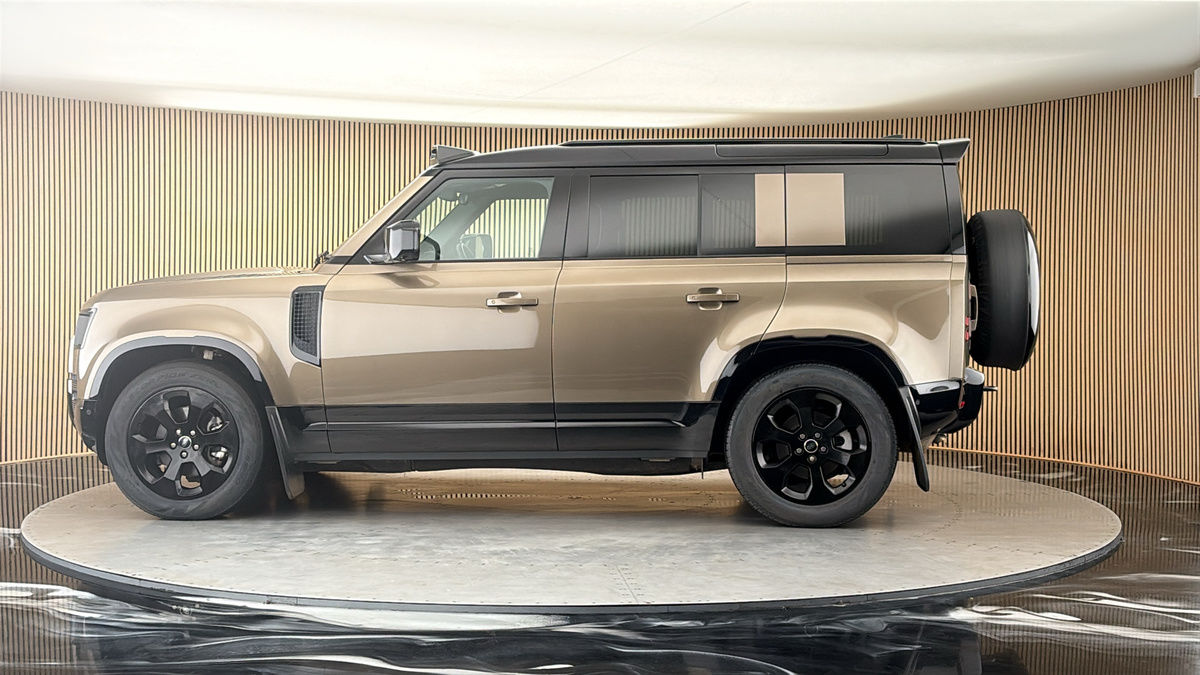 More views of Land Rover Defender 110