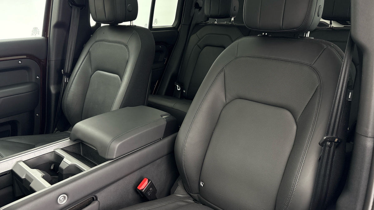 Land Rover Defender 110 Urban Image 7