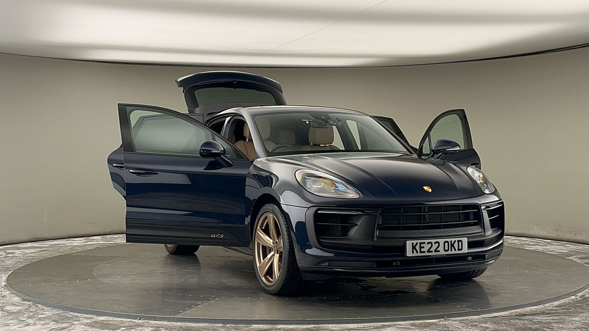 More views of Porsche Macan