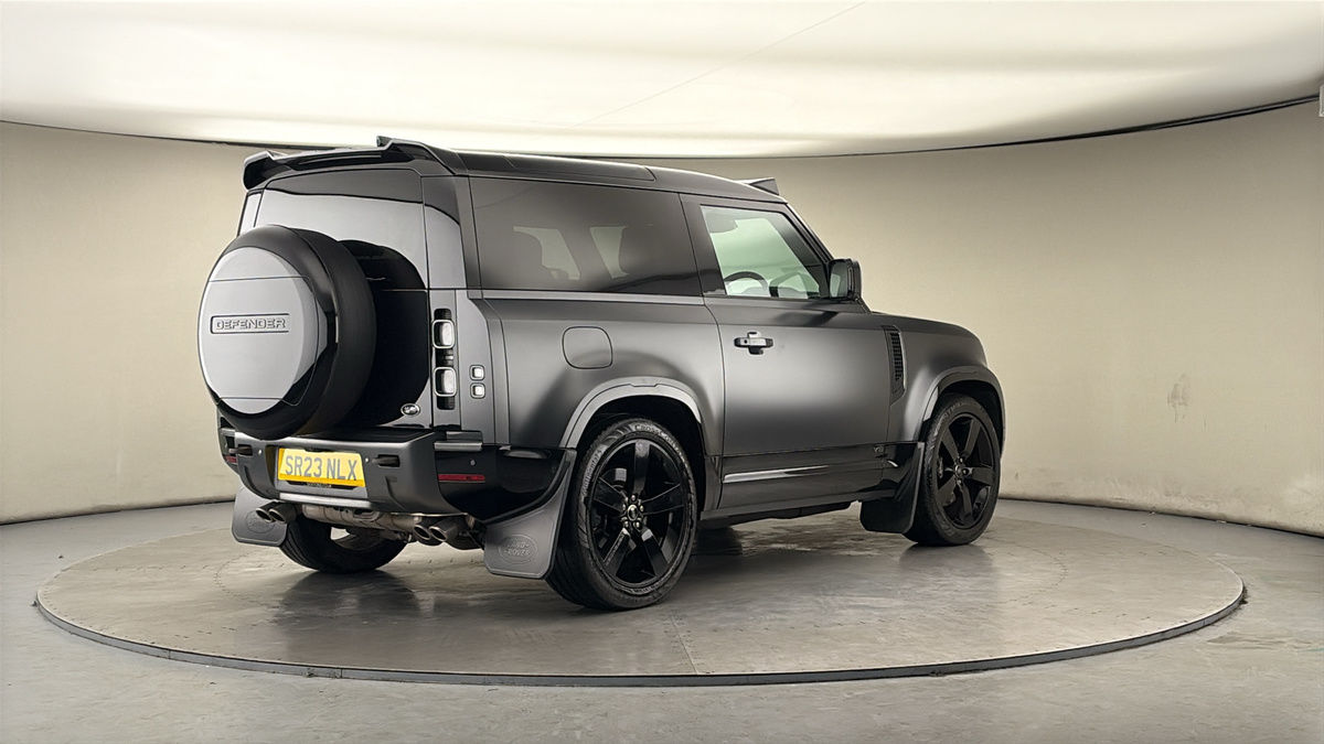 Land Rover Defender 90 Image 21