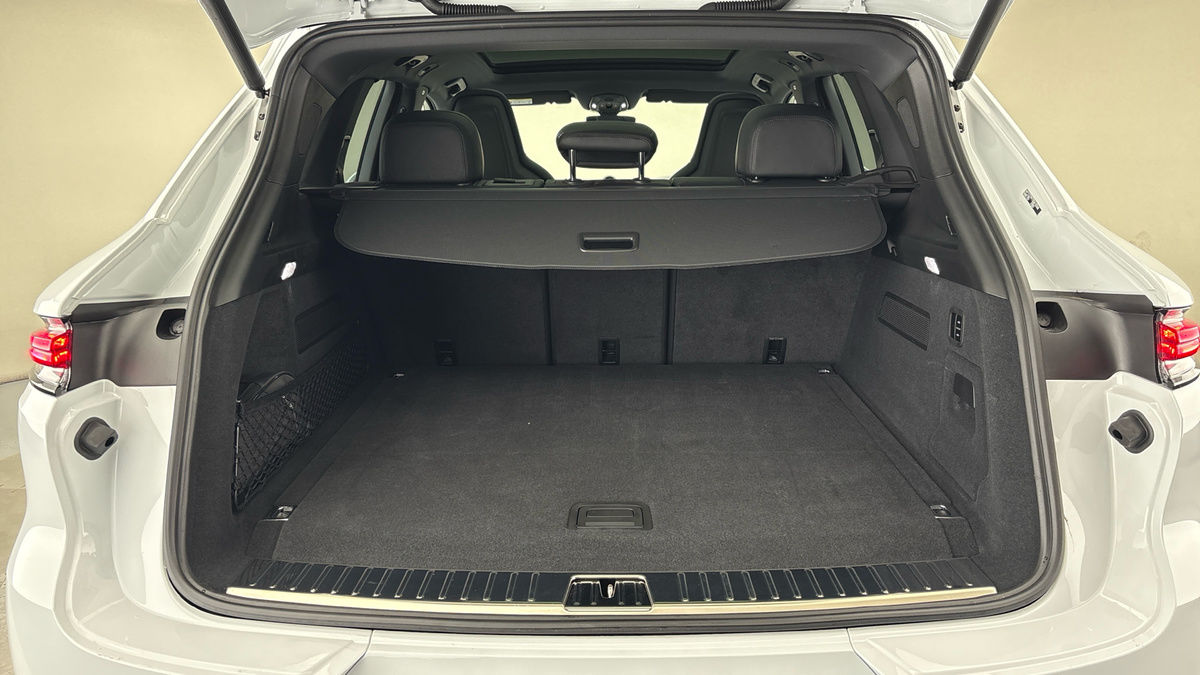 Porsche Cayenne Image 11