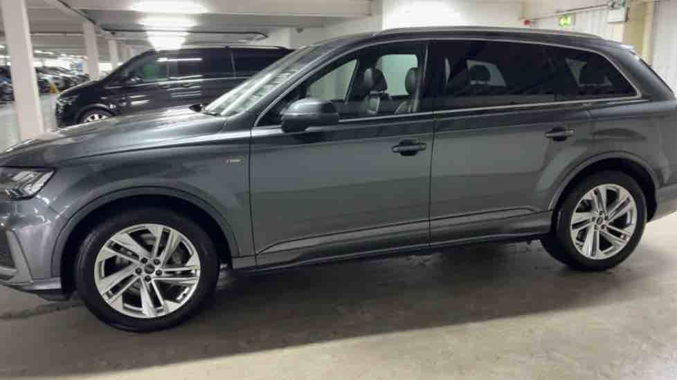 More views of Audi Q7