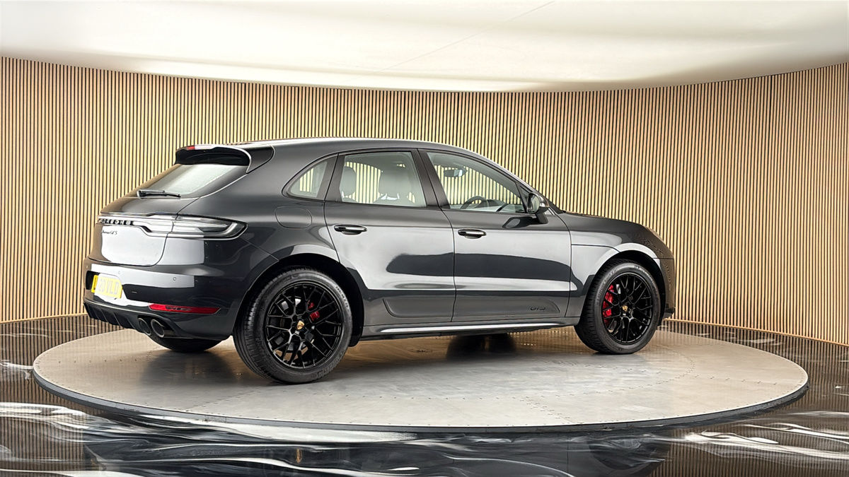 More views of Porsche Macan