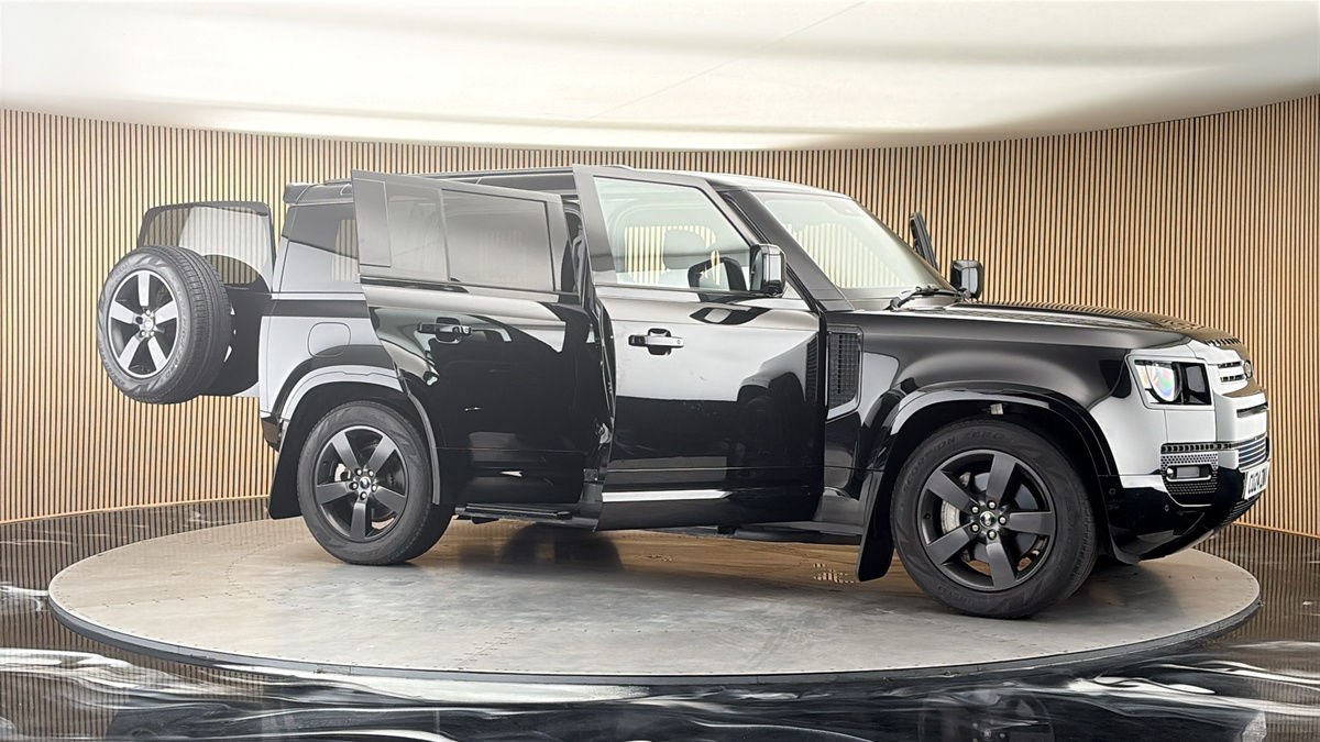 More views of Land Rover Defender 110