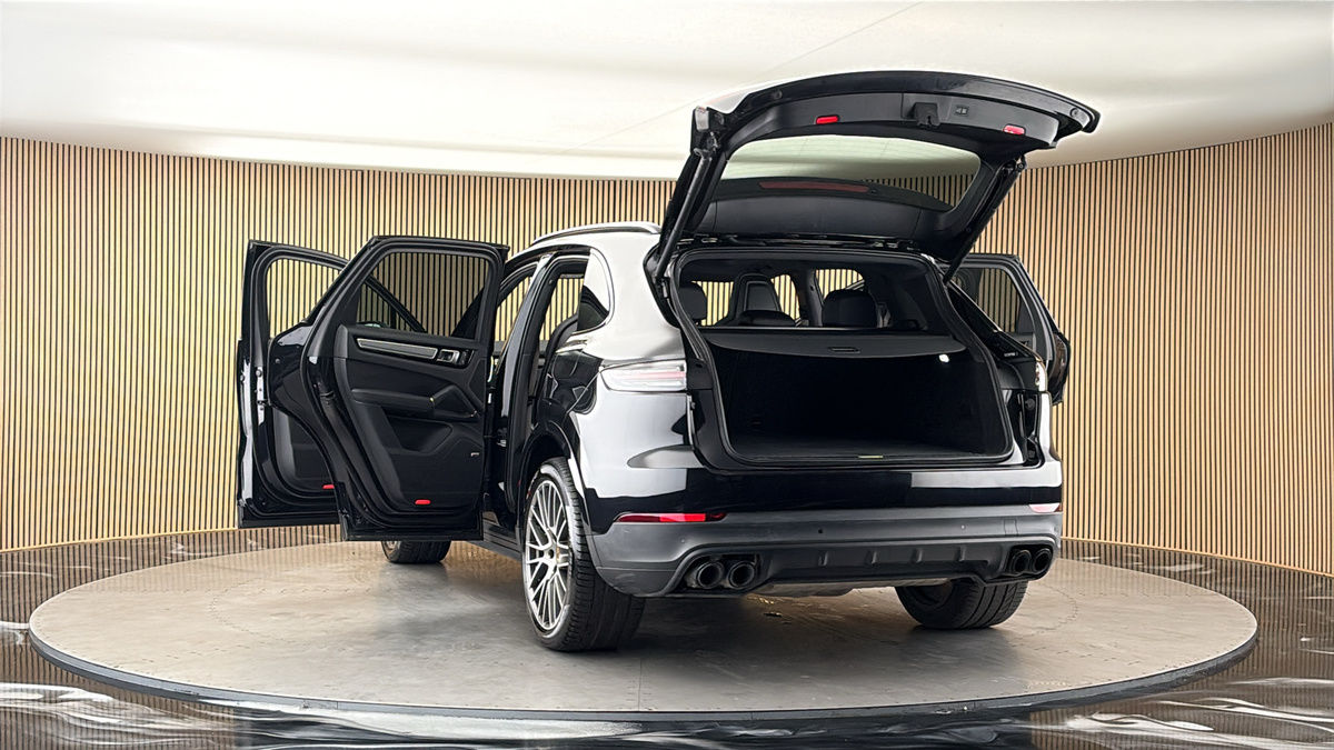 More views of Porsche Cayenne