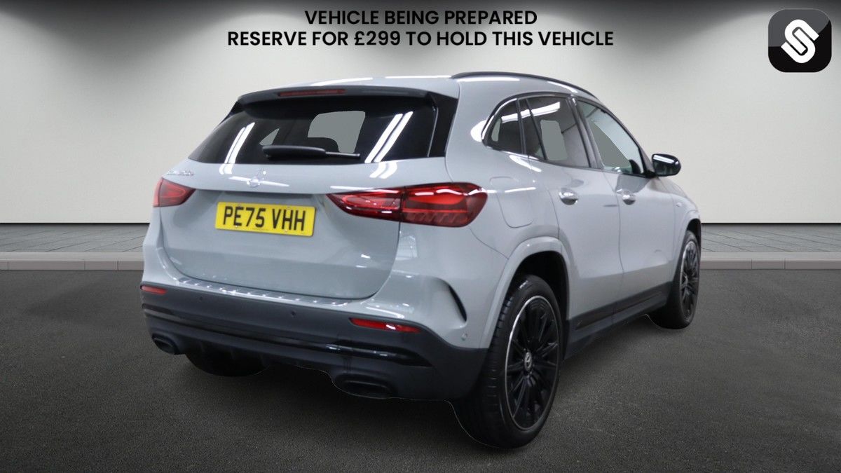 Mercedes-Benz GLA Image 4