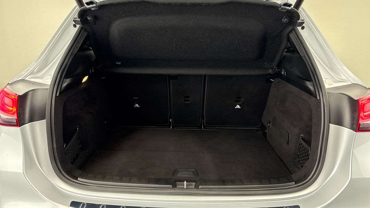 Mercedes-Benz GLA Image 11