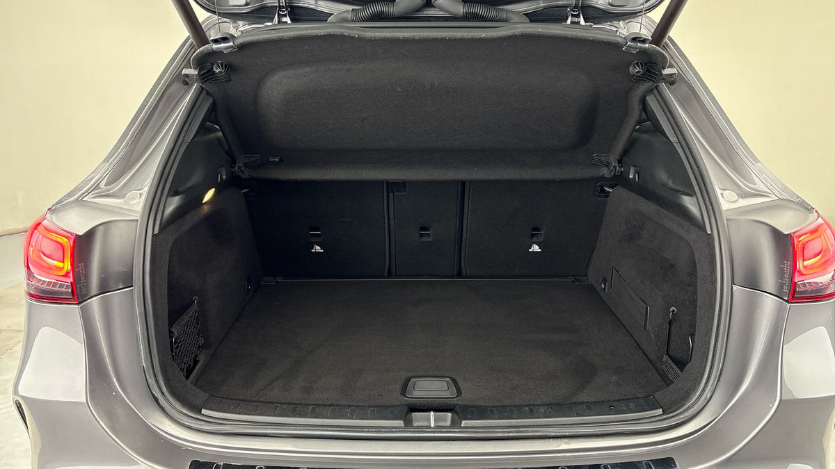 Mercedes-Benz GLA Image 11