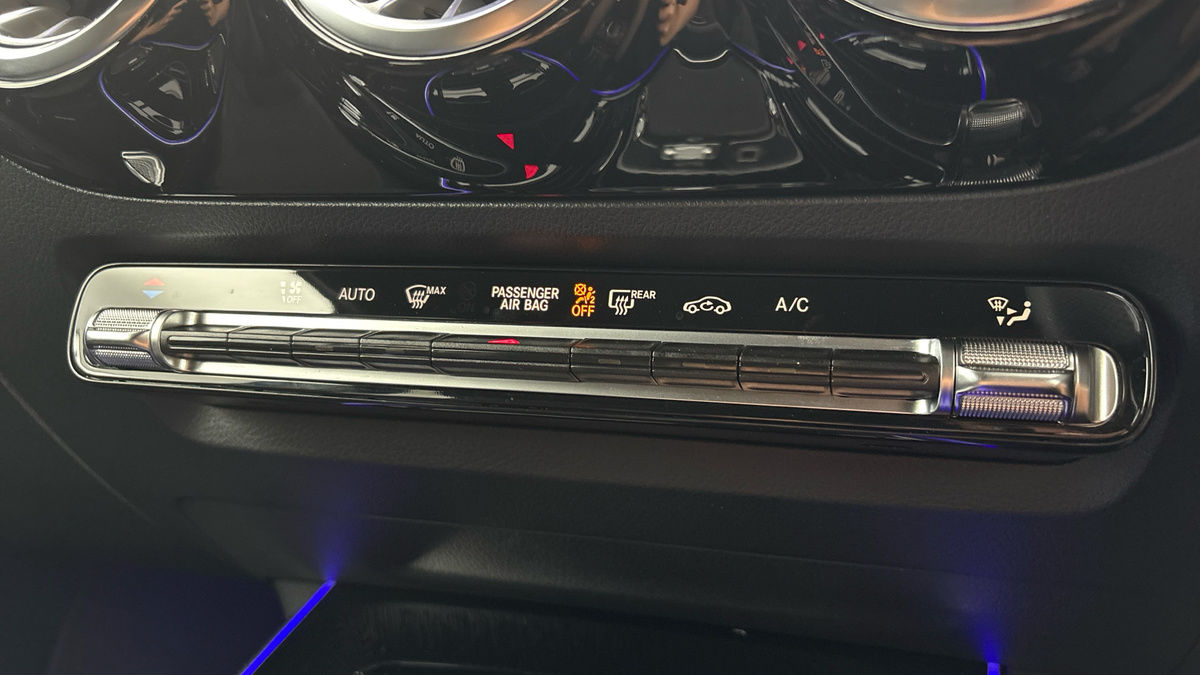 Mercedes-Benz GLA Image 6