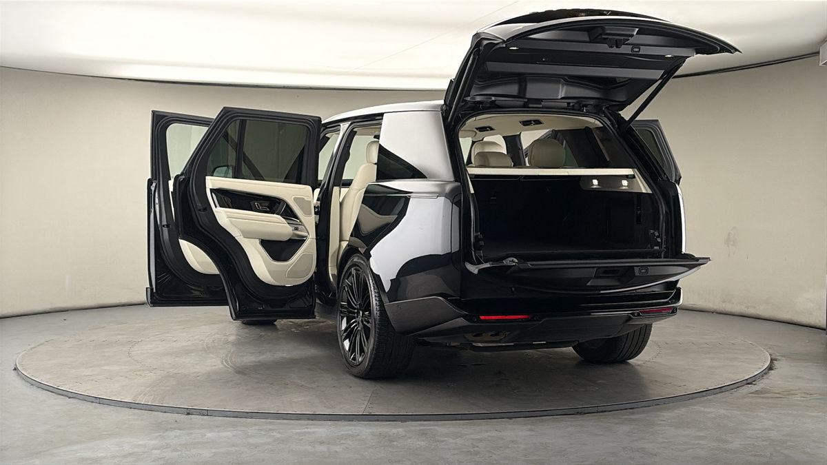 More views of Land Rover Range Rover