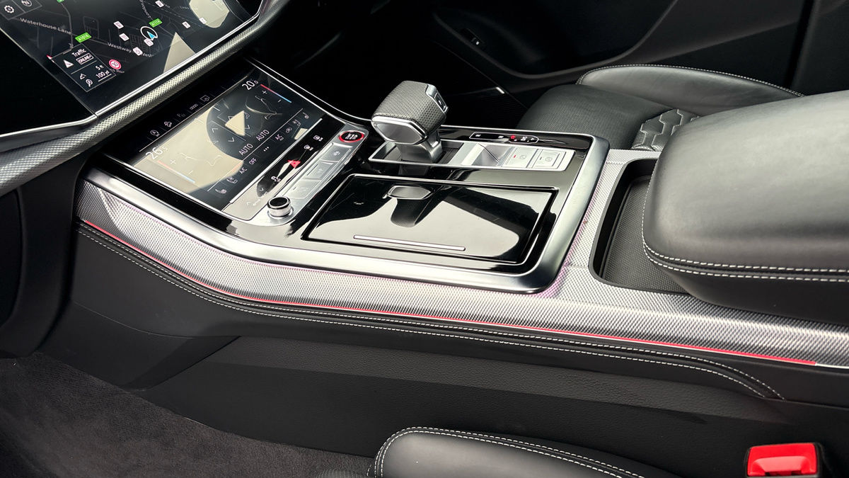 Audi RSQ8 Urban Image 26