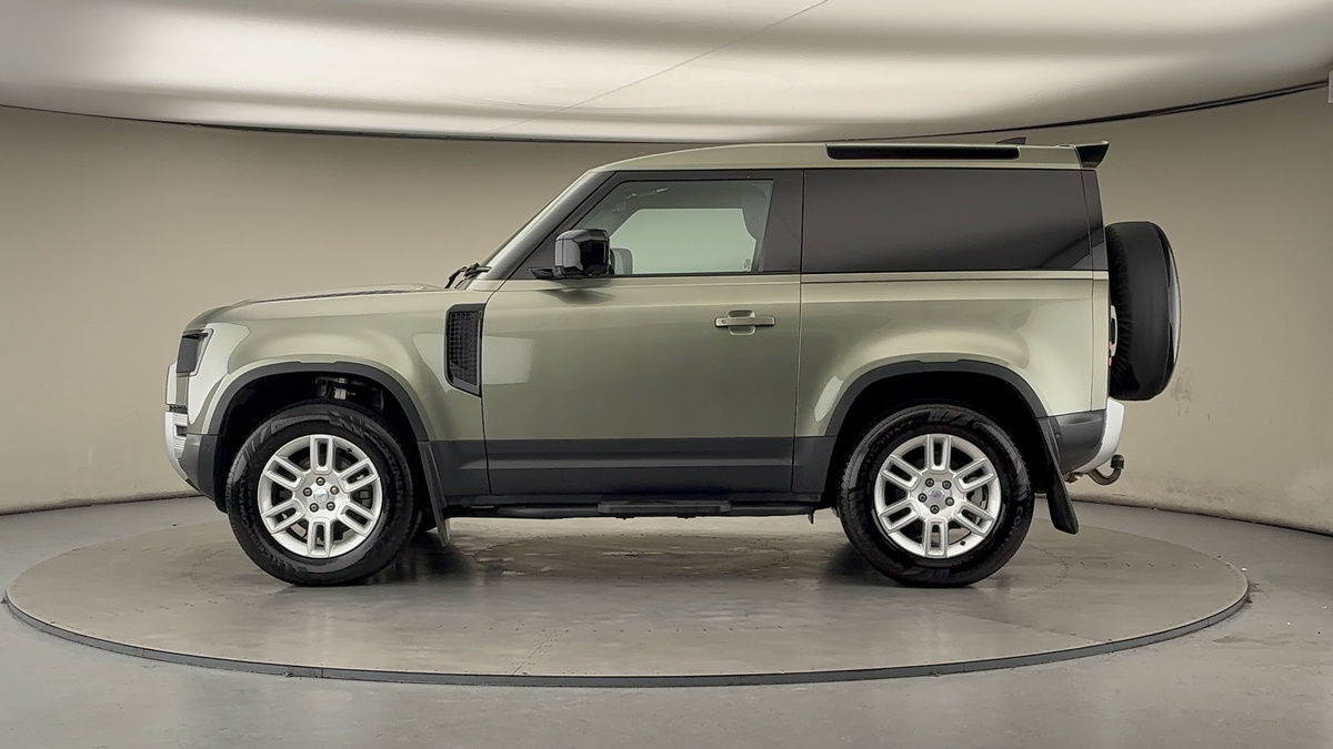 Land Rover Defender 90 Image 15