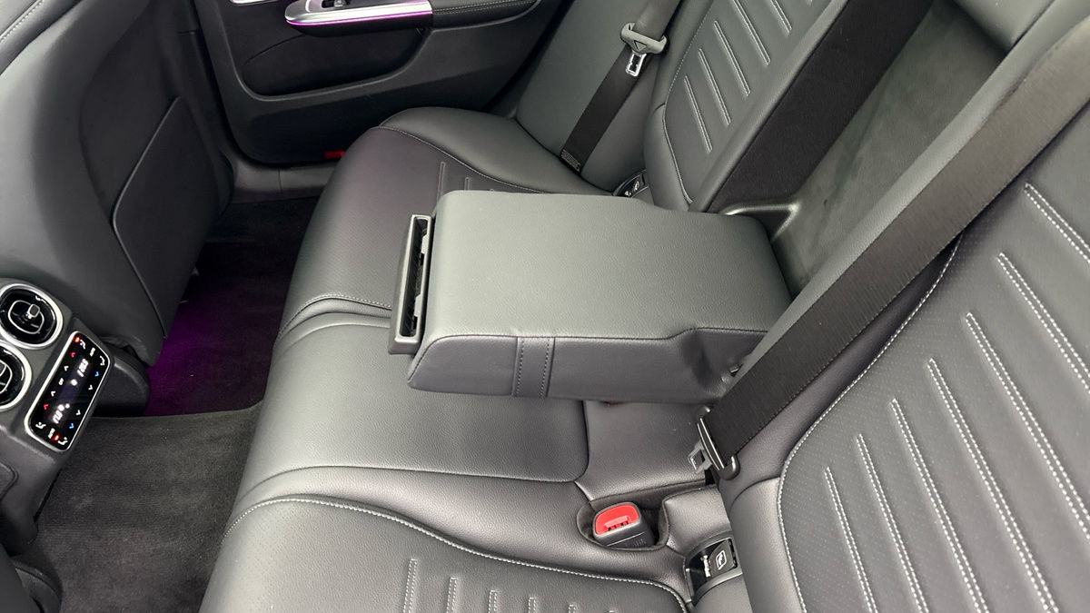 Mercedes-Benz C Class Image 9