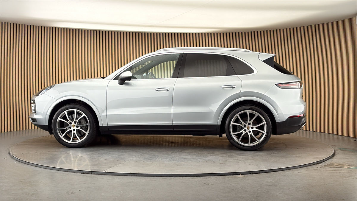 More views of Porsche Cayenne