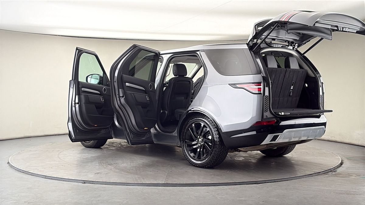 More views of Land Rover Discovery