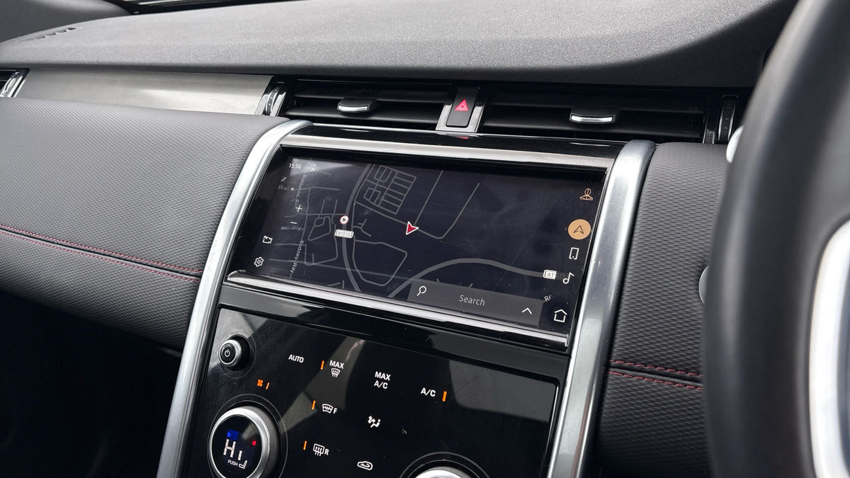 Land Rover Discovery Sport Image 17