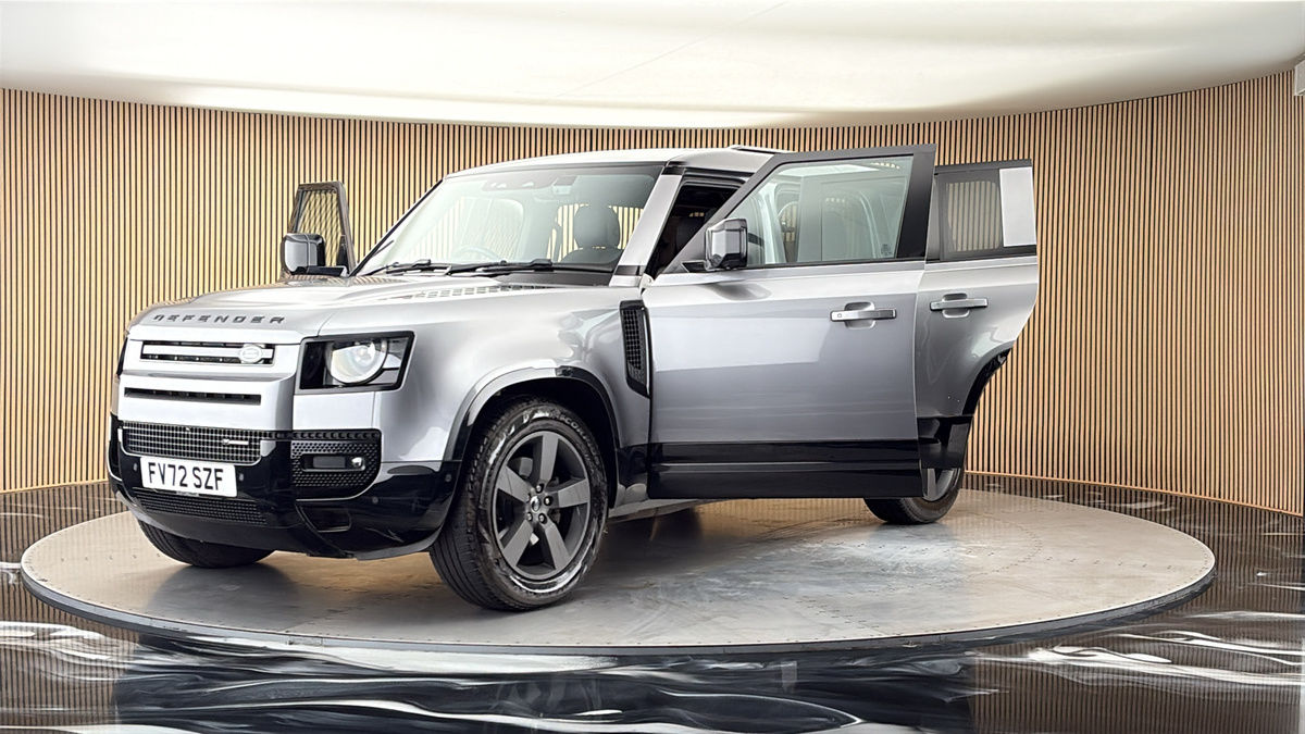 More views of Land Rover Defender 110