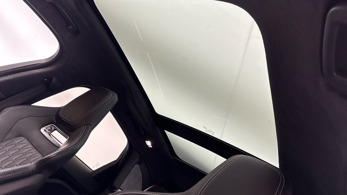 Jaguar F-PACE Image 11