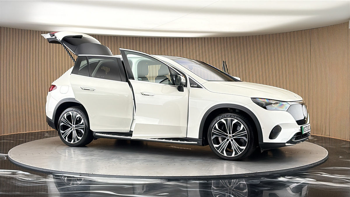 More views of Mercedes-Benz EQE