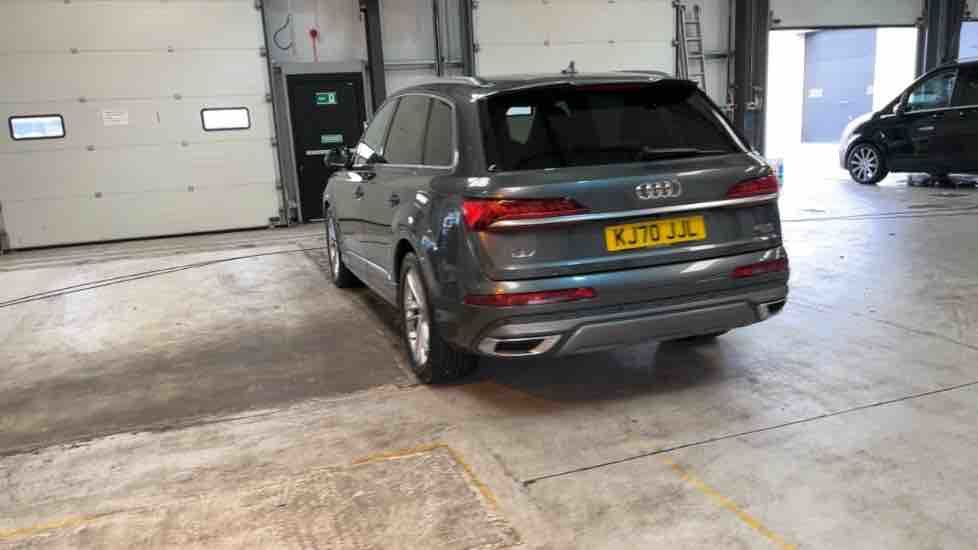 More views of Audi Q7