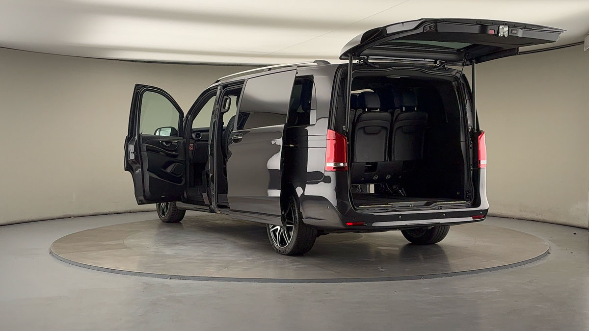 Mercedes-Benz V Class Image 23