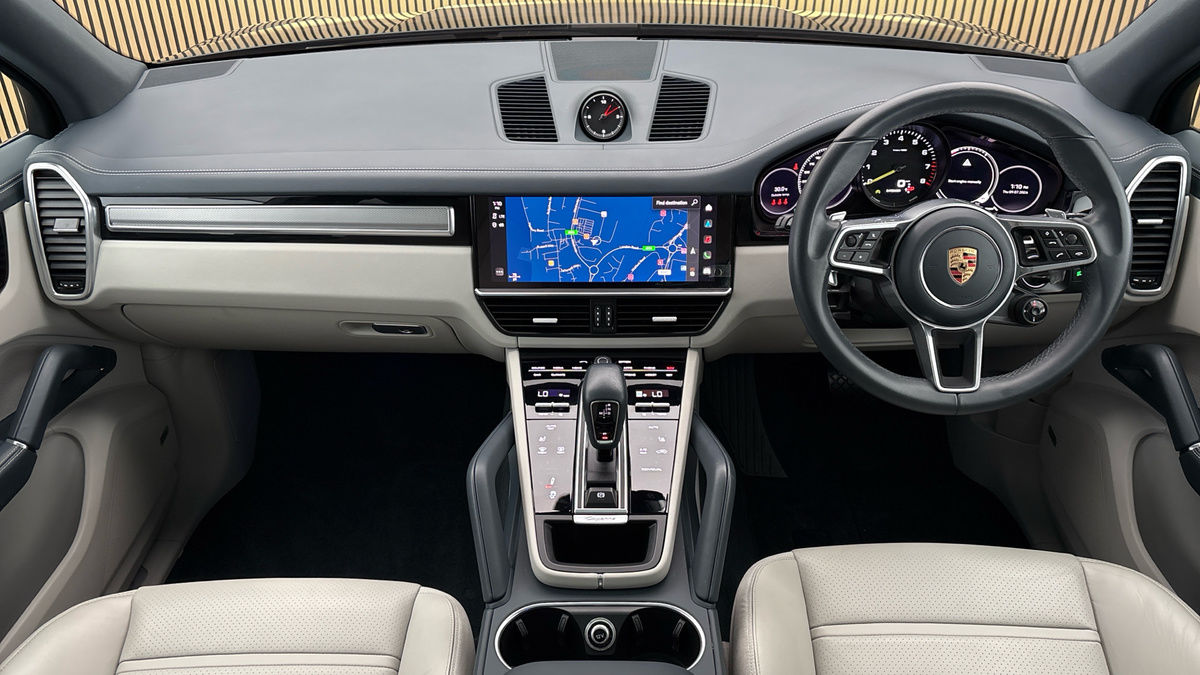 Porsche Cayenne Image 12