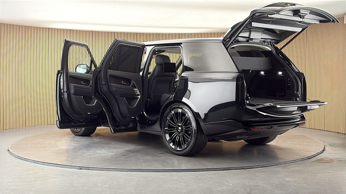 More views of Land Rover Range Rover