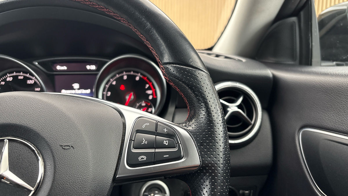 Mercedes-Benz CLA Image 14