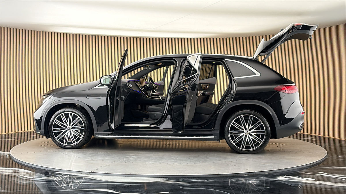 More views of Mercedes-Benz EQE