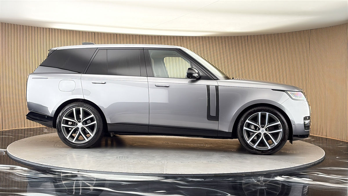 More views of Land Rover Range Rover