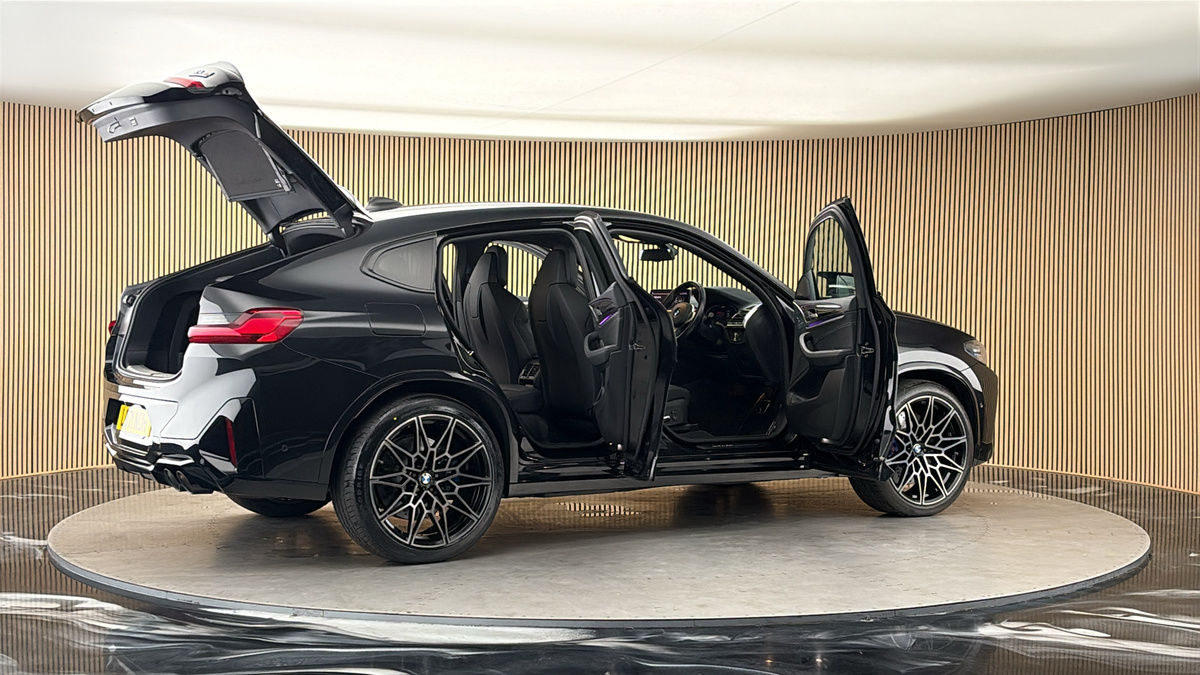 More views of BMW X4 M