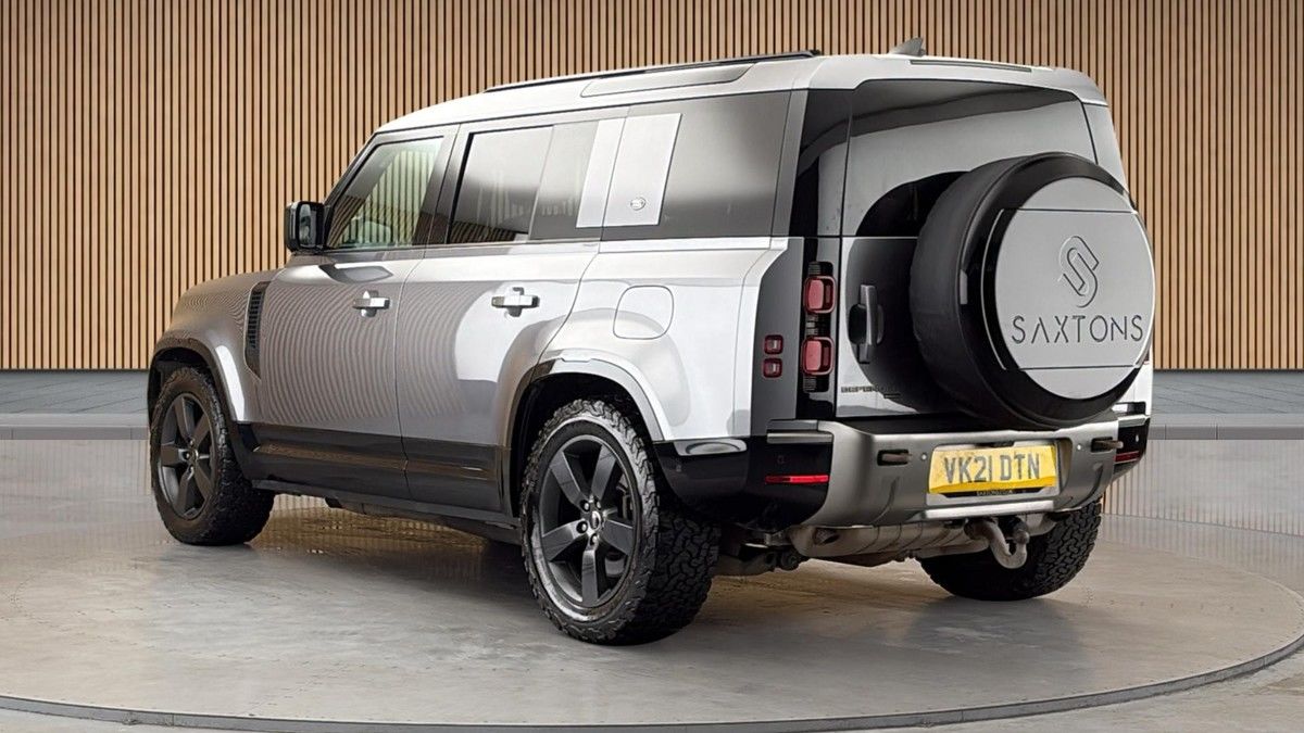 Land Rover Defender 110 Image 2