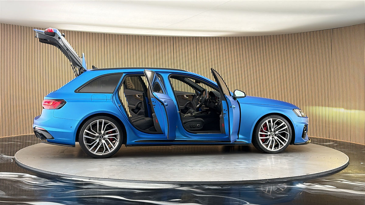 More views of Audi RS4 Avant