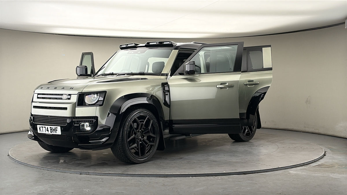 More views of Land Rover Defender 110